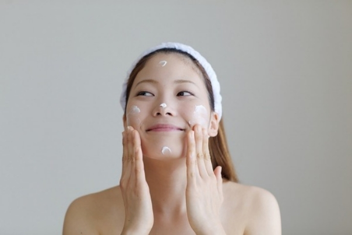 Câu chuyện và kinh nghiệm thực tế từ các bạn trẻ đã "kết thân" với kem chống nắng