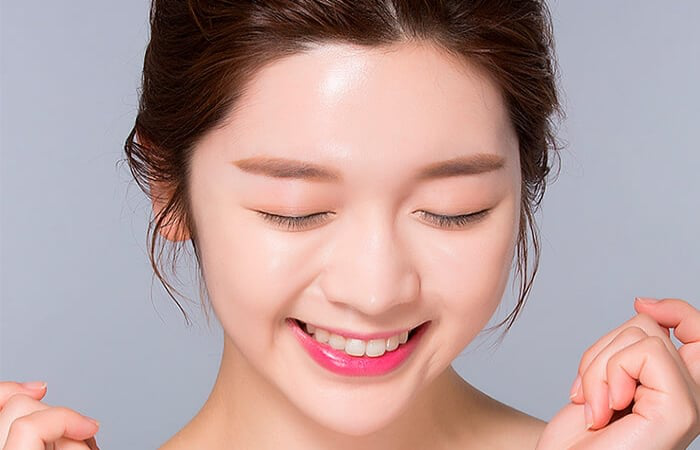 Thay đổi thói quen sinh hoạt và dinh dưỡng hỗ trợ môi hồng hào