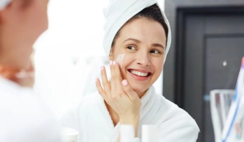 Câu chuyện và Kinh nghiệm Thực tế về Chăm sóc Da Buổi Sáng