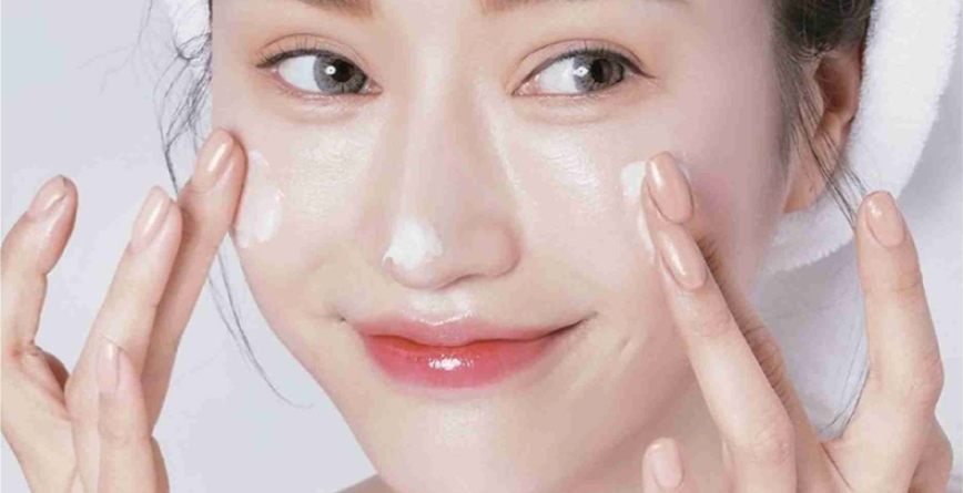 Vì sao da tuổi teen, kể cả da dầu mụn, vẫn cần kem dưỡng ẩm?